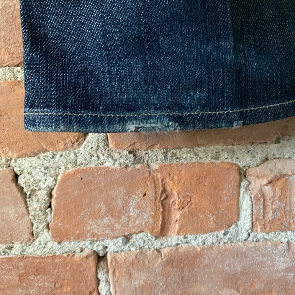 Seven for all Mankind Women's Dark Blue Jeans NWOT, EUC. Small fraying at hem - Picture 5 of 6